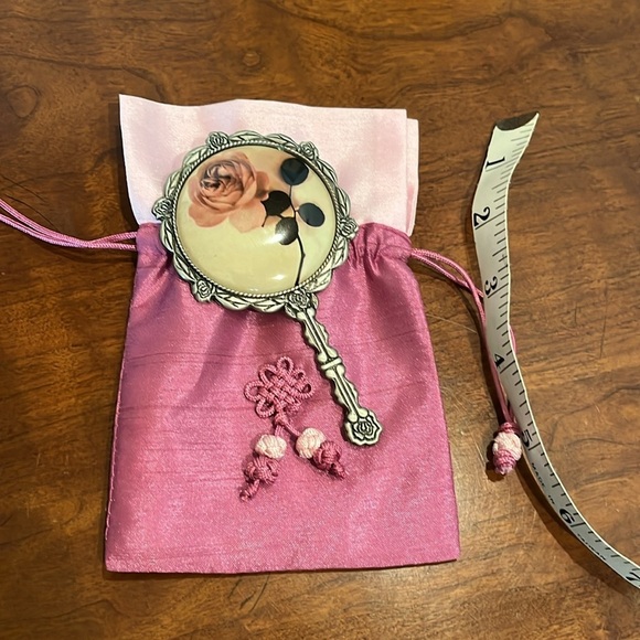 Vintage Floral Themed Mirror with Pretty Pink Satin Drawstring Pouch - Picture 9 of 9